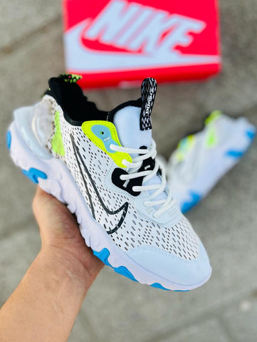 NIKE REACT