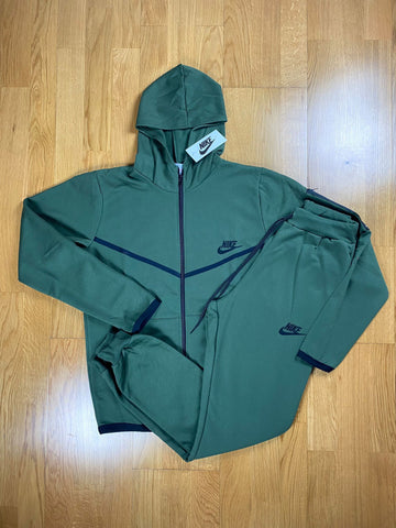 NIKE TECH FLEECE VERDE