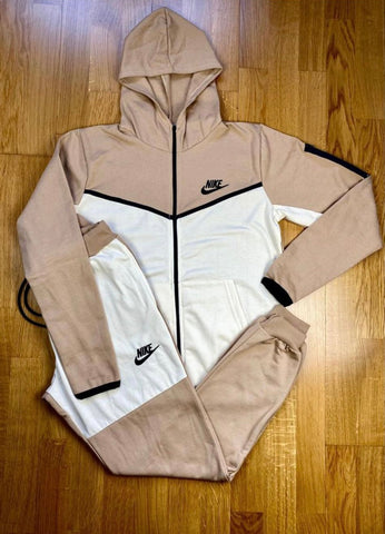 NIKE TECH FLEECE CREMA