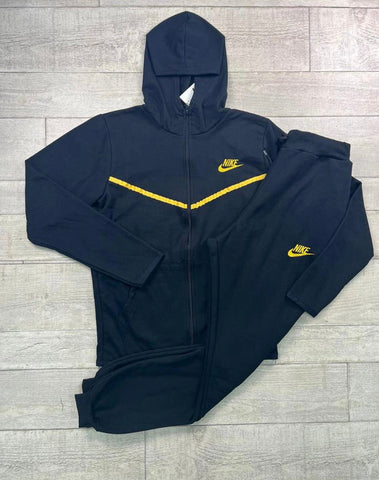 NIKE TECH FLEECE NEGRO/AMARILLO