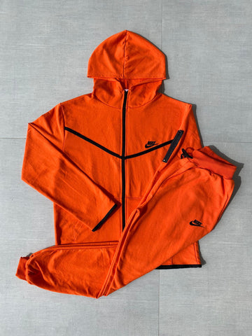 NIKE TECH FLEECE NARANJA