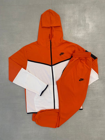 NIKE TECH FLEECE naranja y blanco